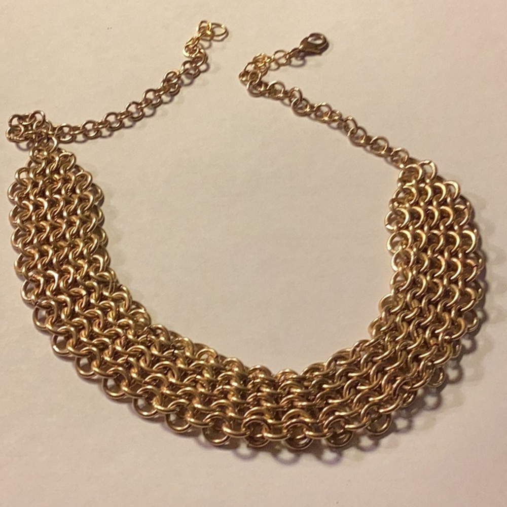 Elegant Gold Chainmaille Necklace
